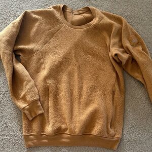 ALO Yoga Truimph crewneck sweatshirt